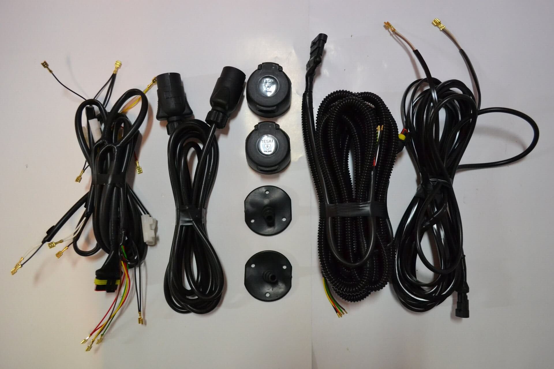 Komplet przewodów i złączy do elektrycznych układów maszyn rolniczych